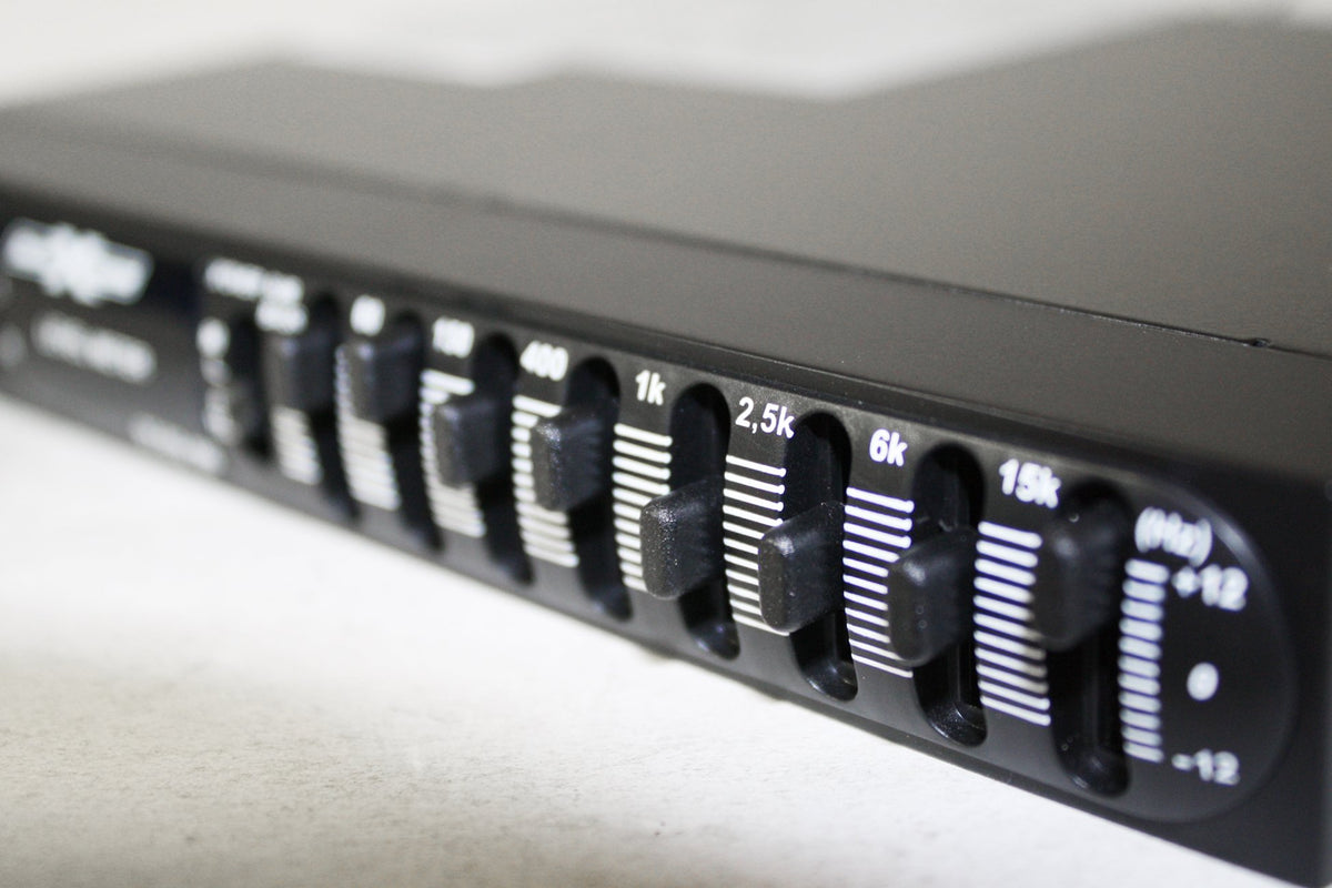 SoundXtreme ST-EQ-180 7-Band Car Audio Equalizer